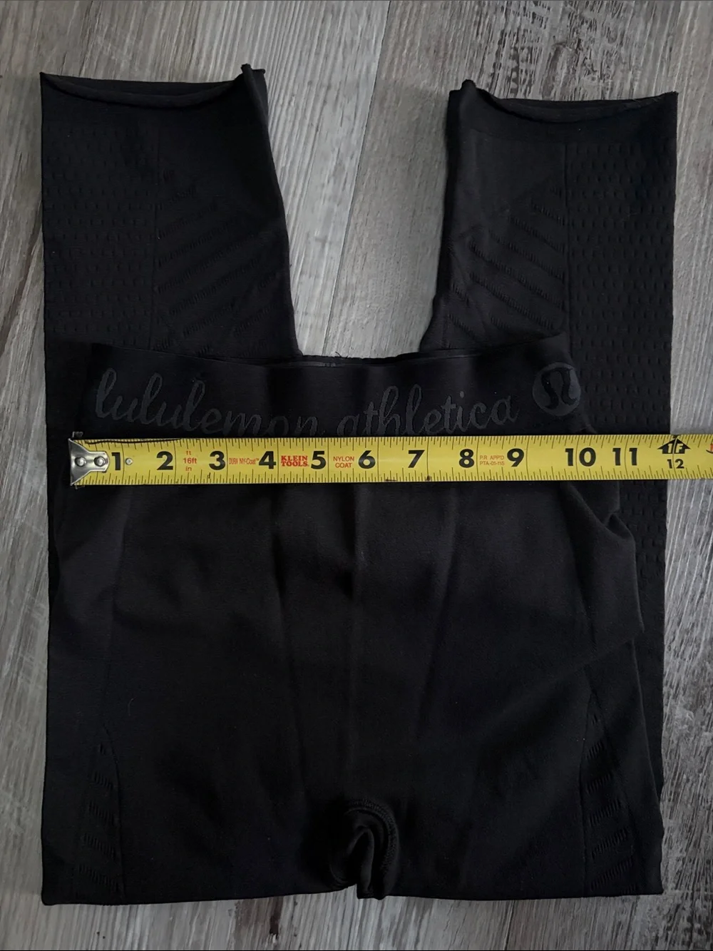 Lululemon Seamless Compression Leggings Black Logo Waistband